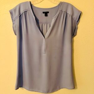 Ann Taylor XS v-neck blue top